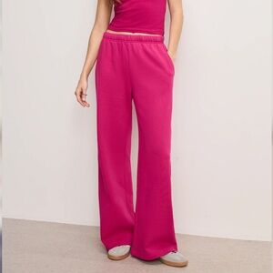 Good American wide leg fuscia sweatpants